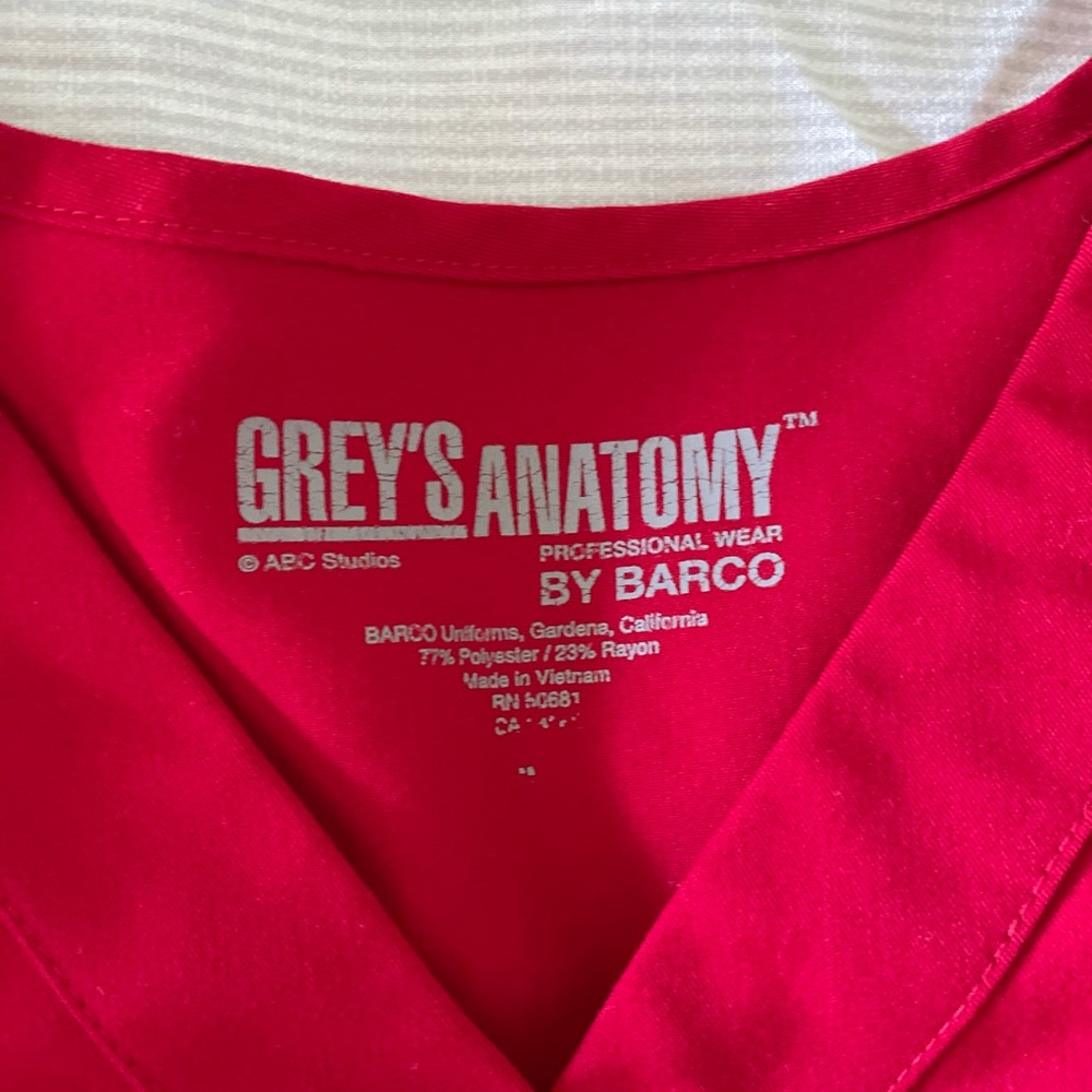 Scrubs top